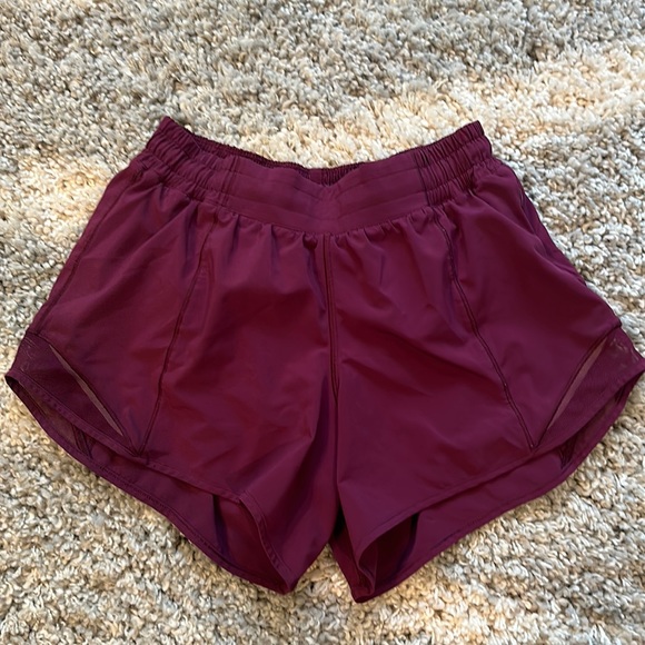 lululemon hotty hot shorts - Picture 1 of 4